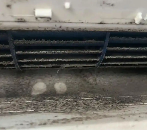 曲水空调吹的风有股烧焦味是怎么回事